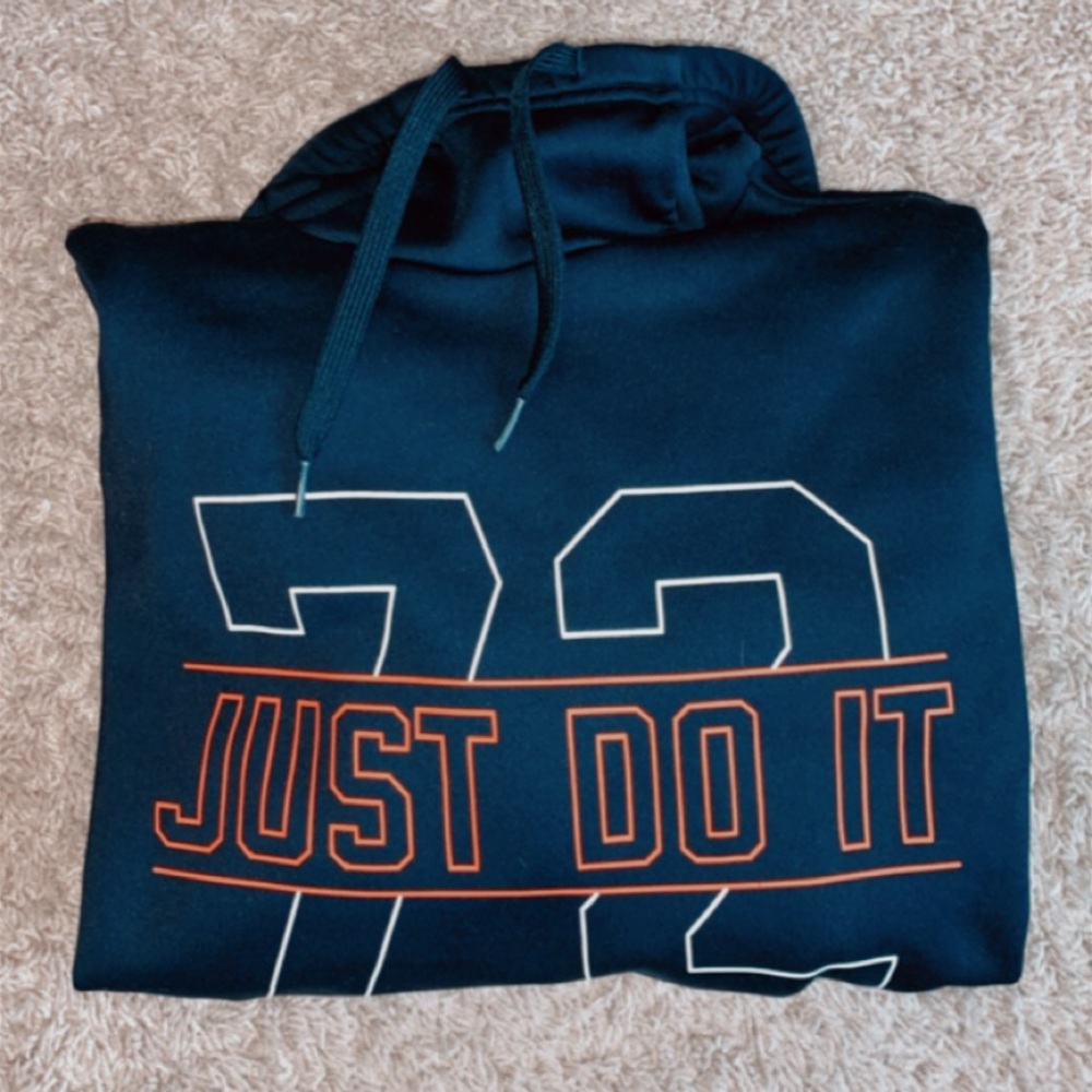 Super cute Nike sweatshirt